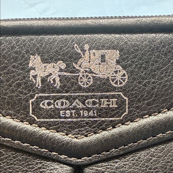 Coach Vintage Black Leather Wristlet Clutch with Cat Charm EUC but looks new - Picture 2 of 6